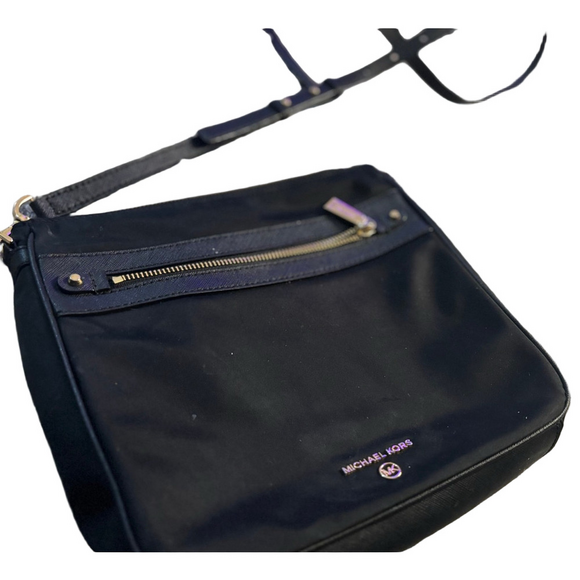 Michael Kors Handbags - Michael Kors Crossbody bag